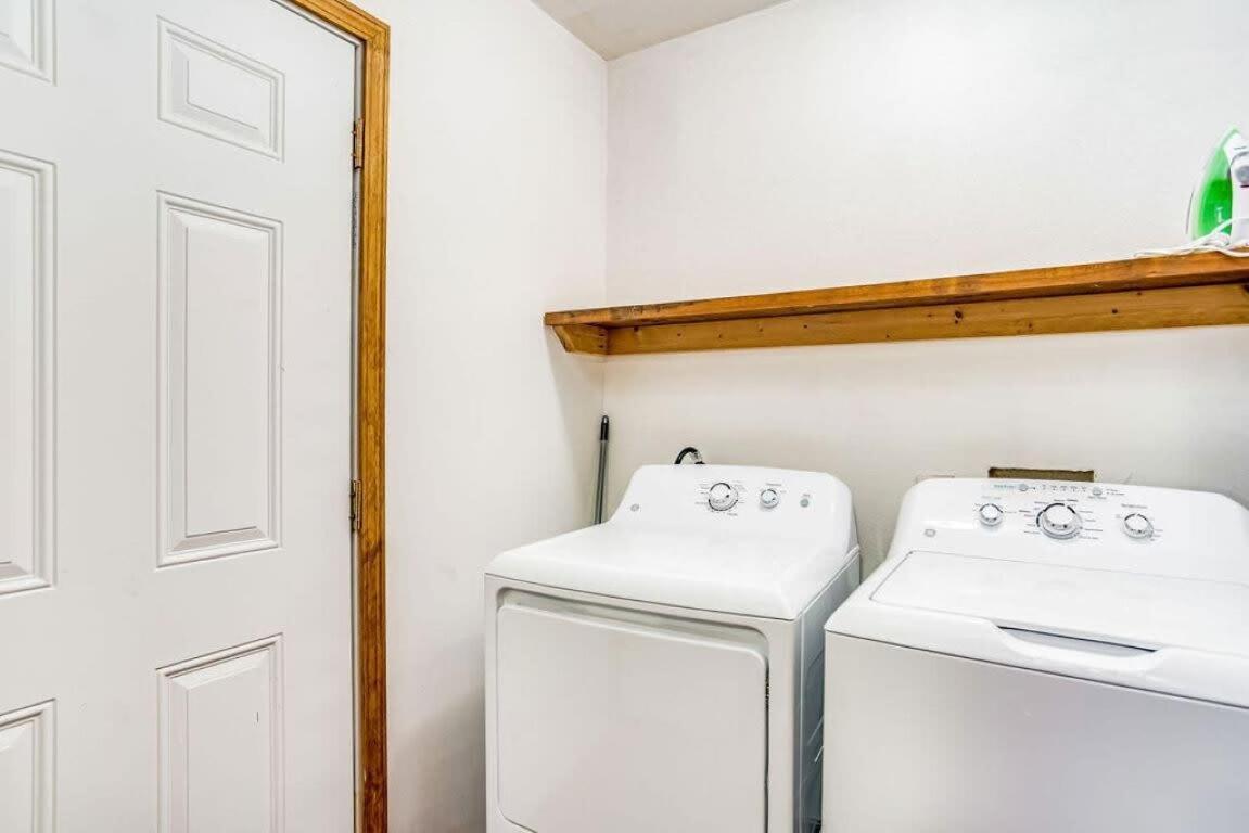 Brilliant In Bellview-Back Unit-- Mins To Nas Pensacola, Beach, Shopping Buitenkant foto