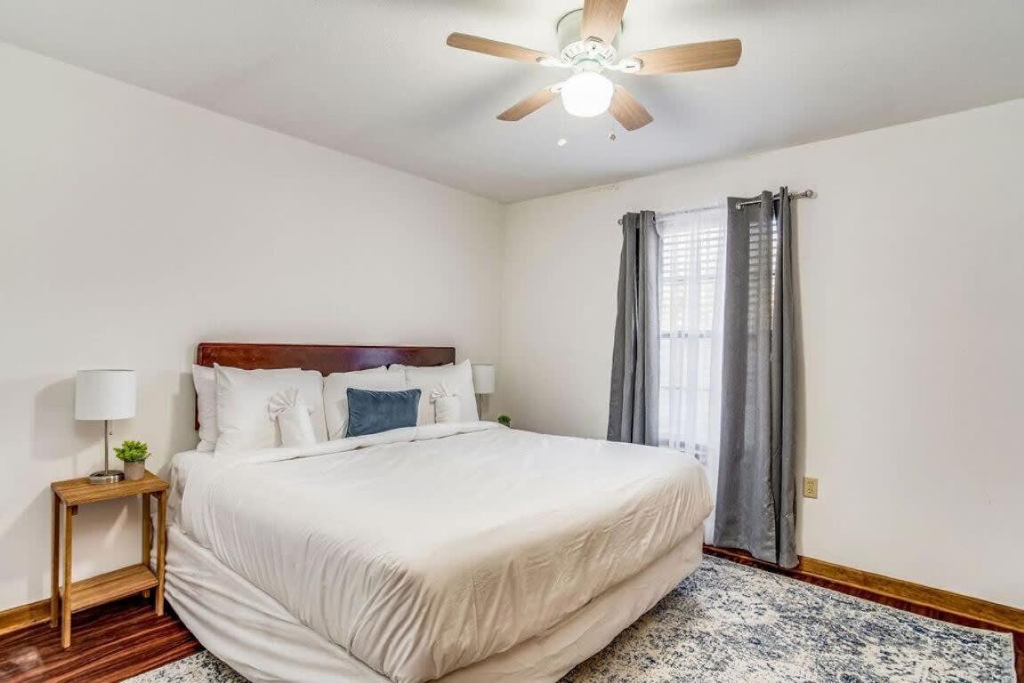 Brilliant In Bellview-Back Unit-- Mins To Nas Pensacola, Beach, Shopping Buitenkant foto