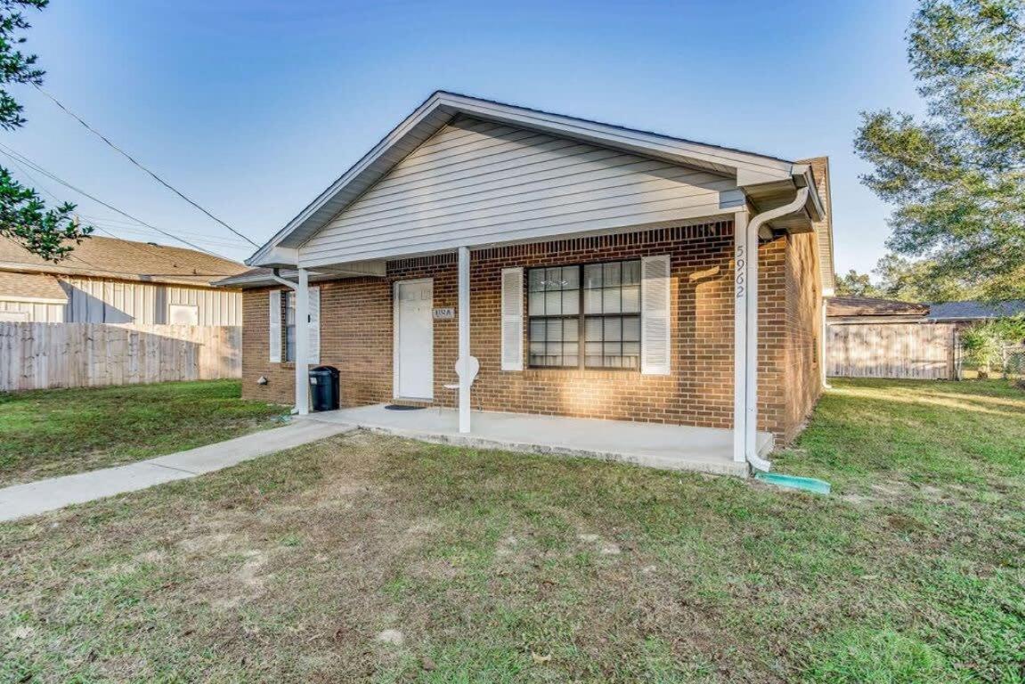 Brilliant In Bellview-Back Unit-- Mins To Nas Pensacola, Beach, Shopping Buitenkant foto